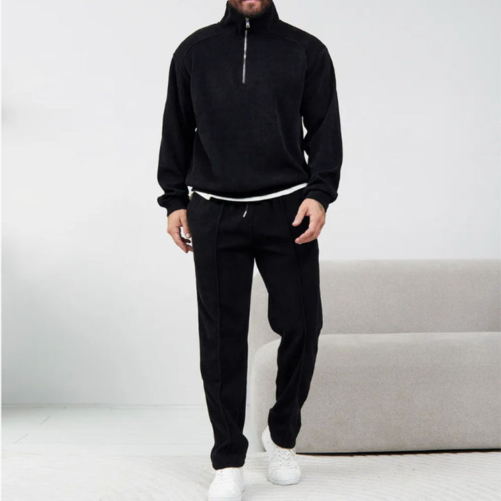 TWO-PIECE TRACKSUIT
